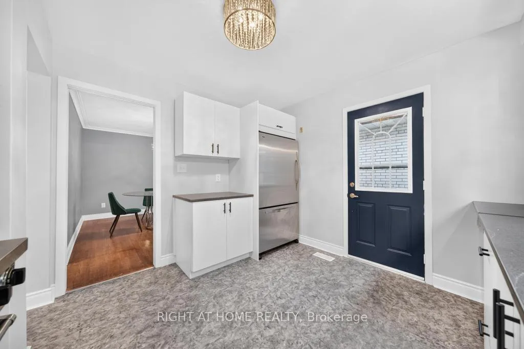 Photo 13 of 662 Montego Crescent, Burlington, Roseland — HOMEH