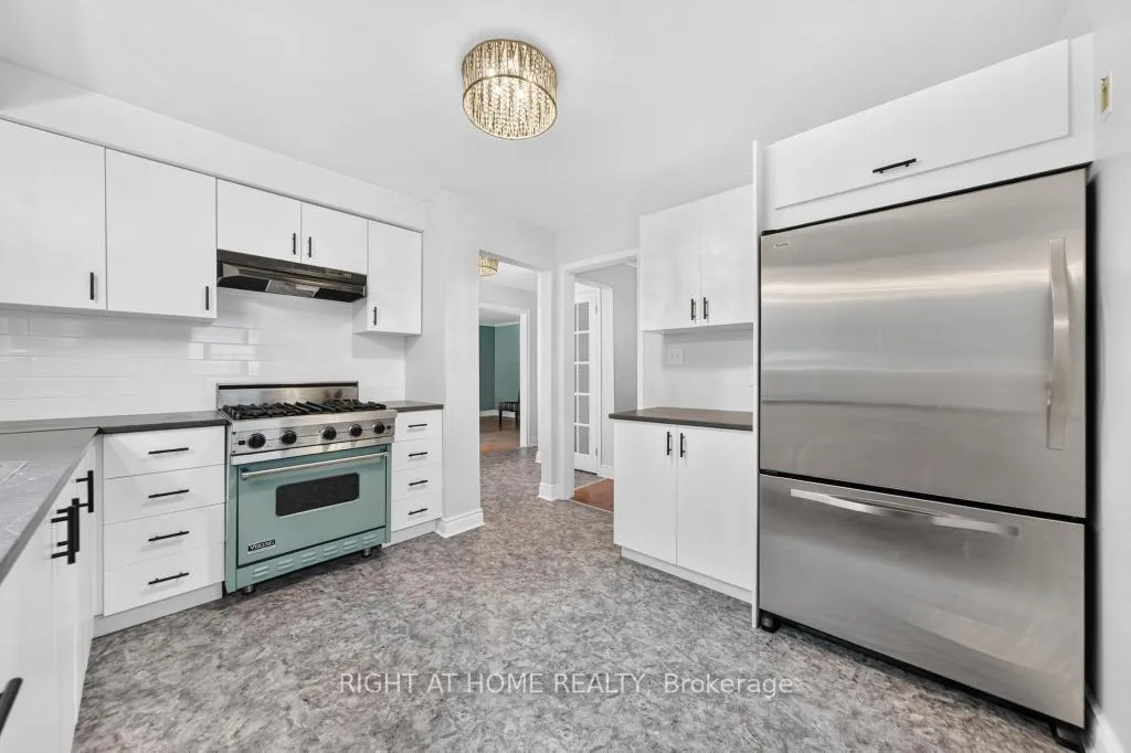 Photo 14 of 662 Montego Crescent, Burlington, Roseland — HOMEH