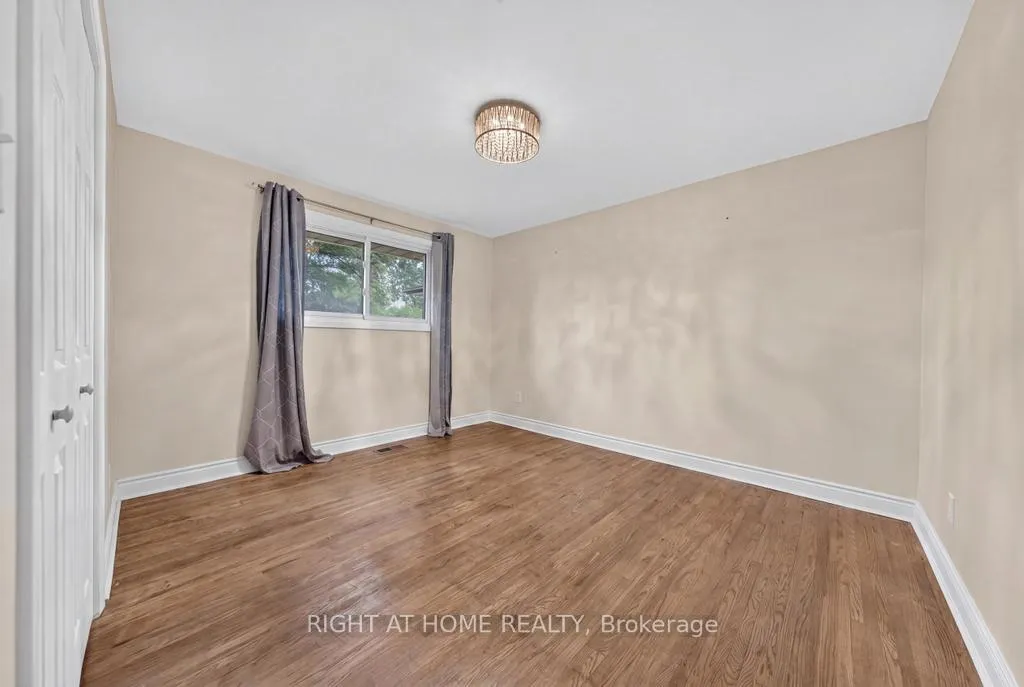 Photo 19 of 662 Montego Crescent, Burlington, Roseland — HOMEH