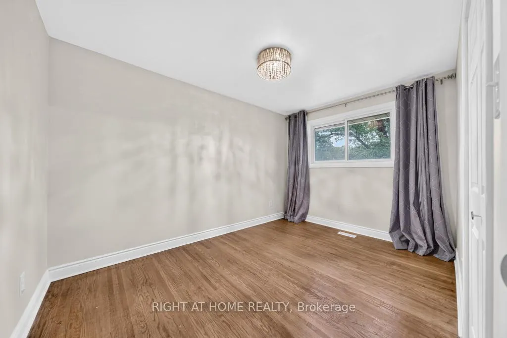 Photo 22 of 662 Montego Crescent, Burlington, Roseland — HOMEH