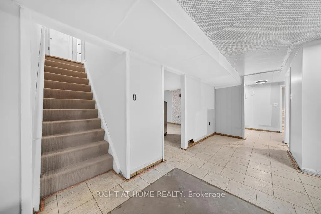 Photo 26 of 662 Montego Crescent, Burlington, Roseland — HOMEH