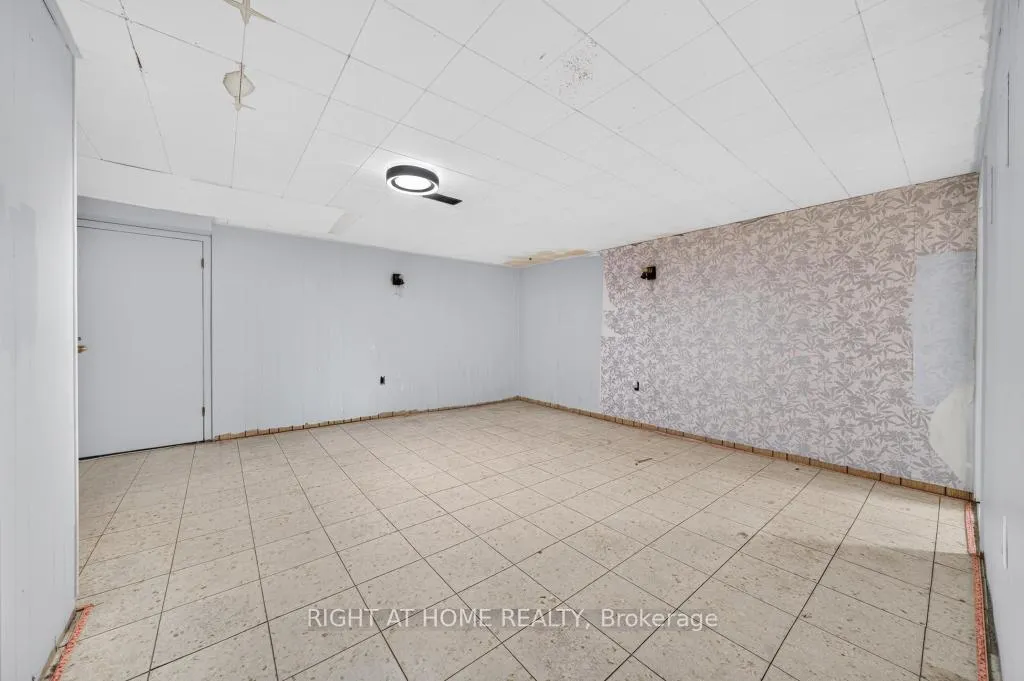 Photo 28 of 662 Montego Crescent, Burlington, Roseland — HOMEH