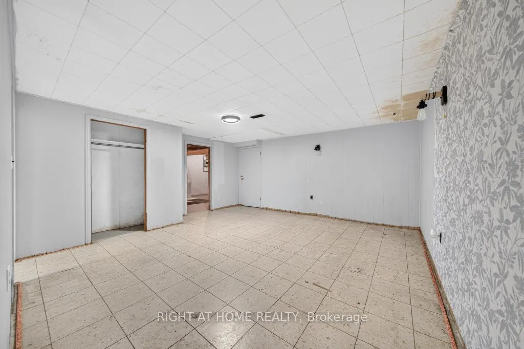 Photo 29 of 662 Montego Crescent, Burlington, Roseland — HOMEH