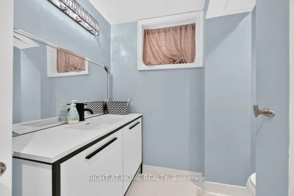 Photo 34 of 662 Montego Crescent, Burlington, Roseland — HOMEH