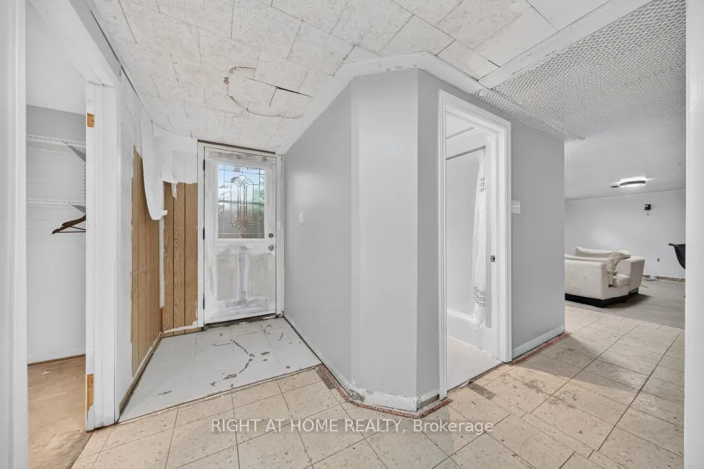 Photo 36 of 662 Montego Crescent, Burlington, Roseland — HOMEH