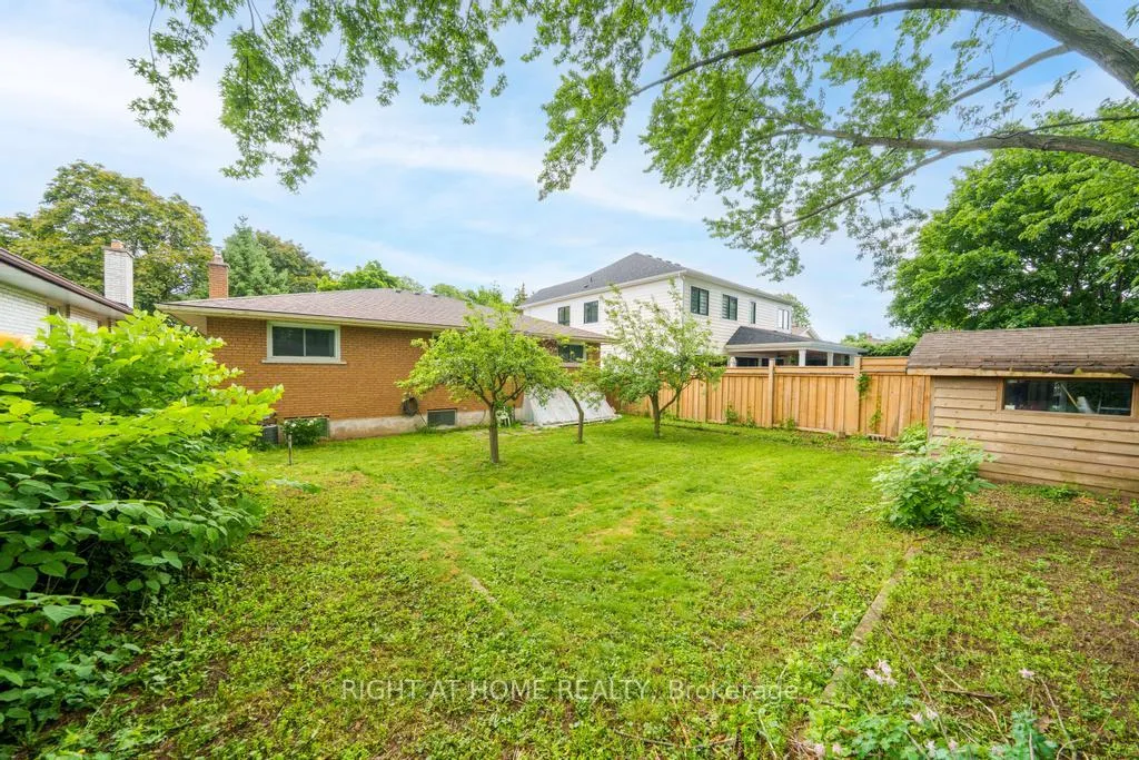 Photo 42 of 662 Montego Crescent, Burlington, Roseland — HOMEH