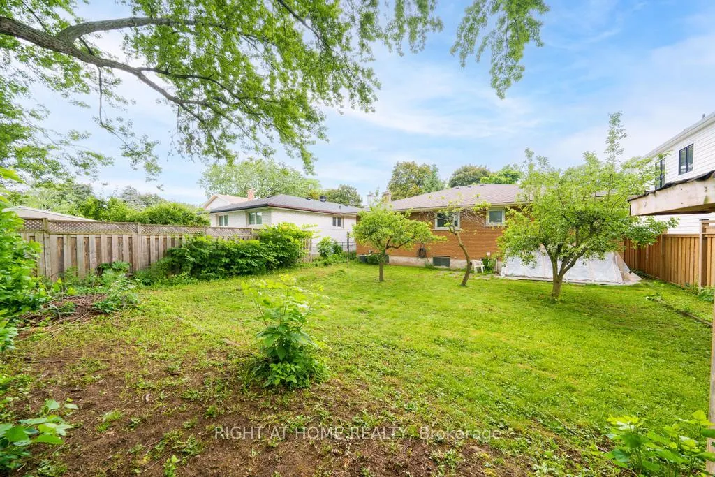 Photo 44 of 662 Montego Crescent, Burlington, Roseland — HOMEH