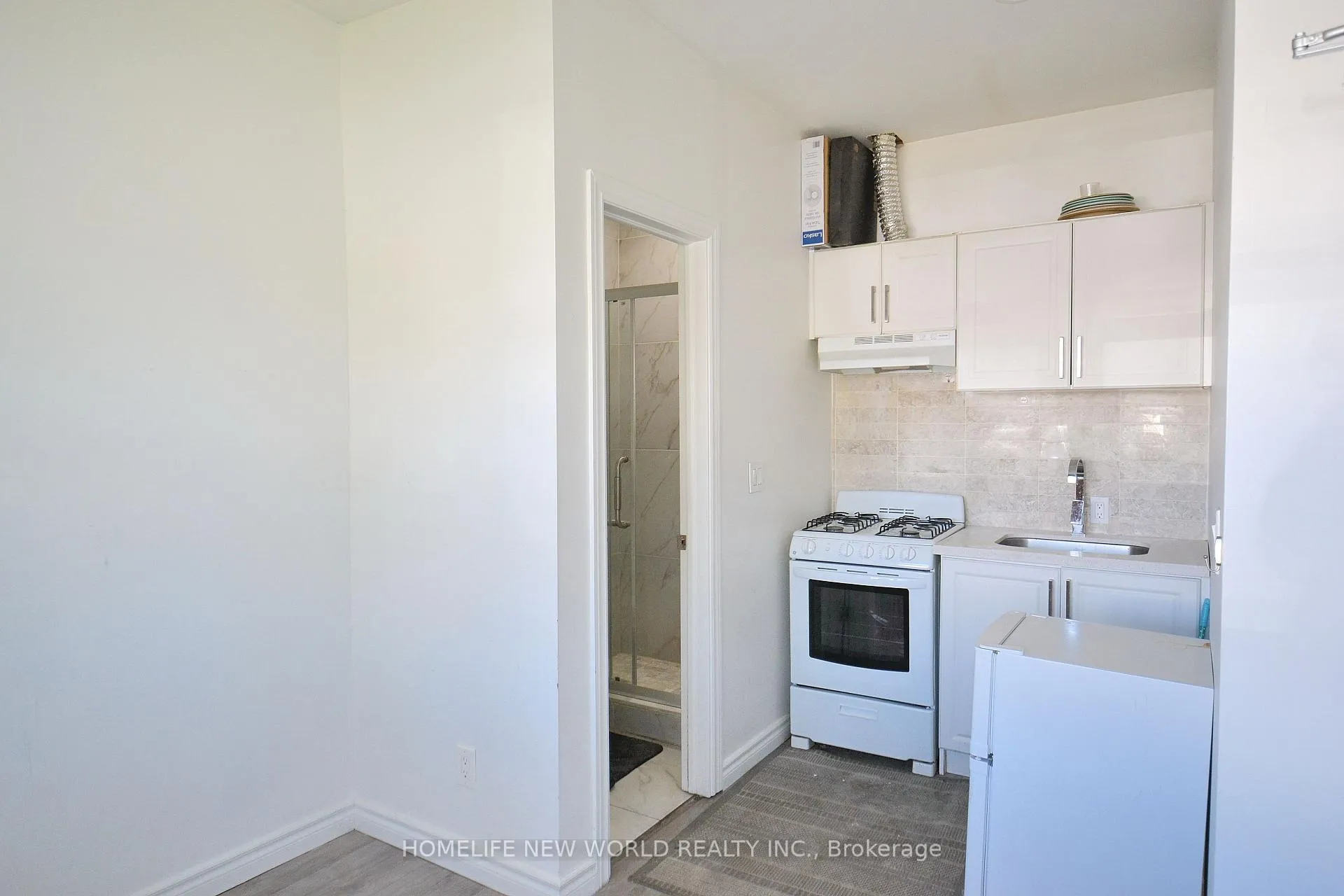 Photo 2 of Unit M5, 885 Broadview Avenue, Toronto, Playter Estates-Danforth — HOMEH