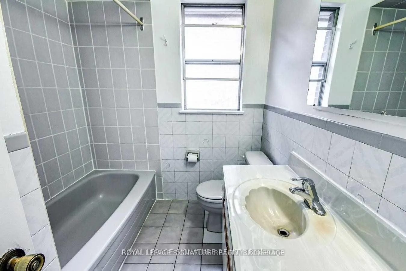 Photo 12 of 138 Woburn Avenue, Toronto, Bedford Park-Nortown — HOMEH