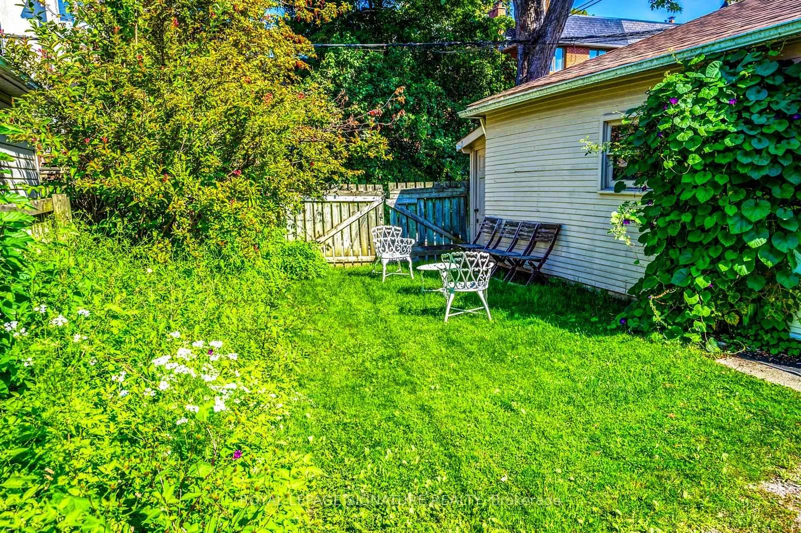 Photo 18 of 138 Woburn Avenue, Toronto, Bedford Park-Nortown — HOMEH