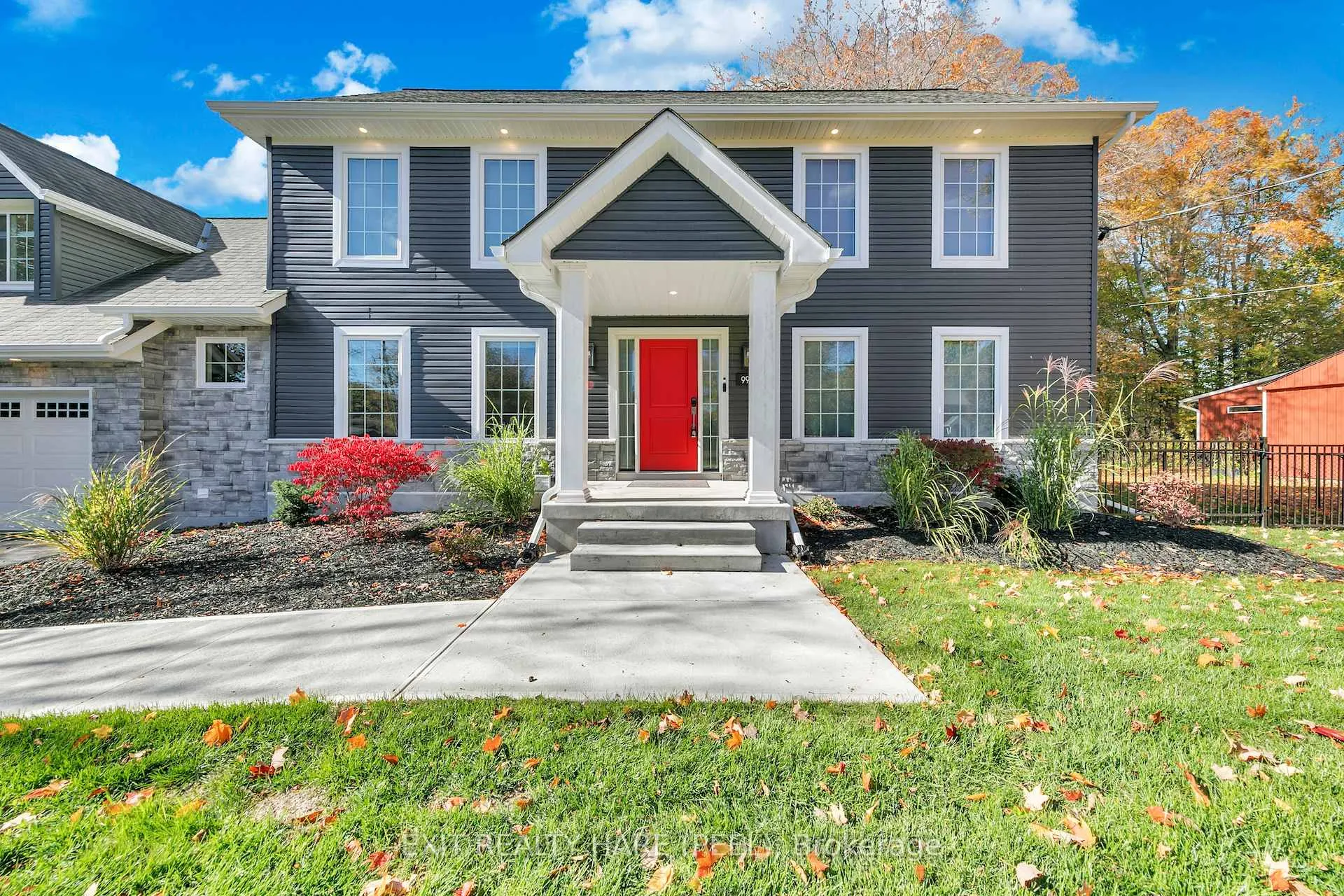 Photo 2 of 990 Haist Street, Pelham, Fonthill — HOMEH