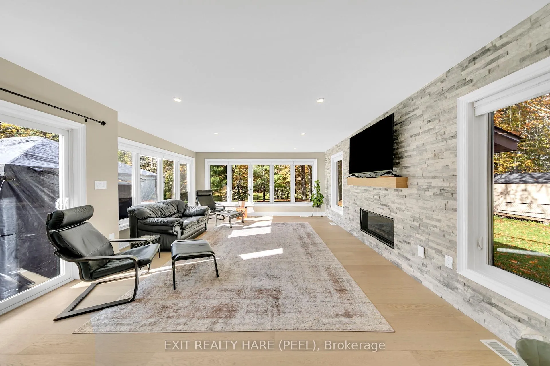 Photo 8 of 990 Haist Street, Pelham, Fonthill — HOMEH