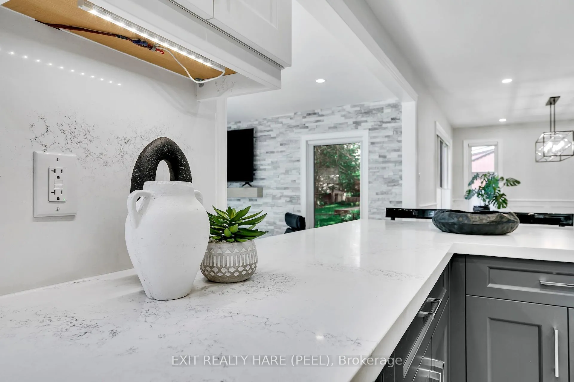 Photo 13 of 990 Haist Street, Pelham, Fonthill — HOMEH