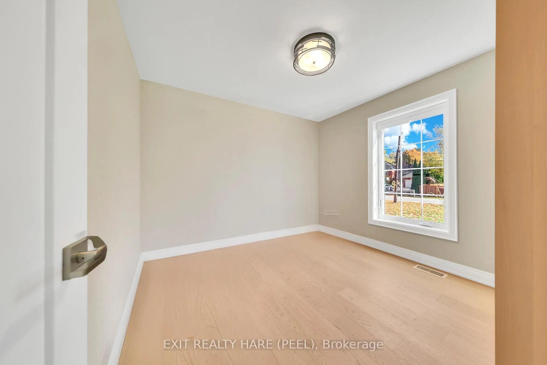 Photo 18 of 990 Haist Street, Pelham, Fonthill — HOMEH