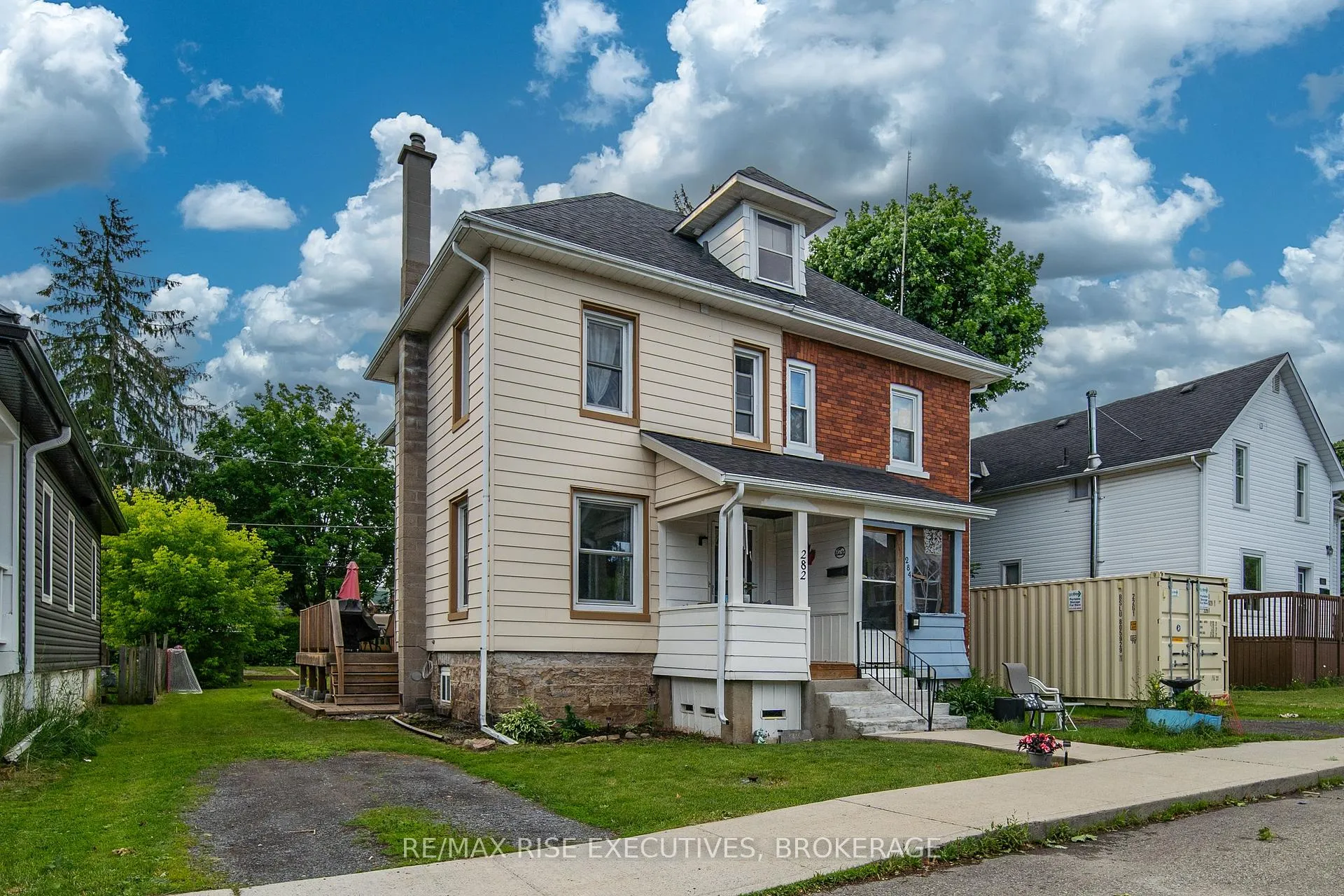 Photo 3 of 282 Sydenham Street, Gananoque, Gananoque — HOMEH