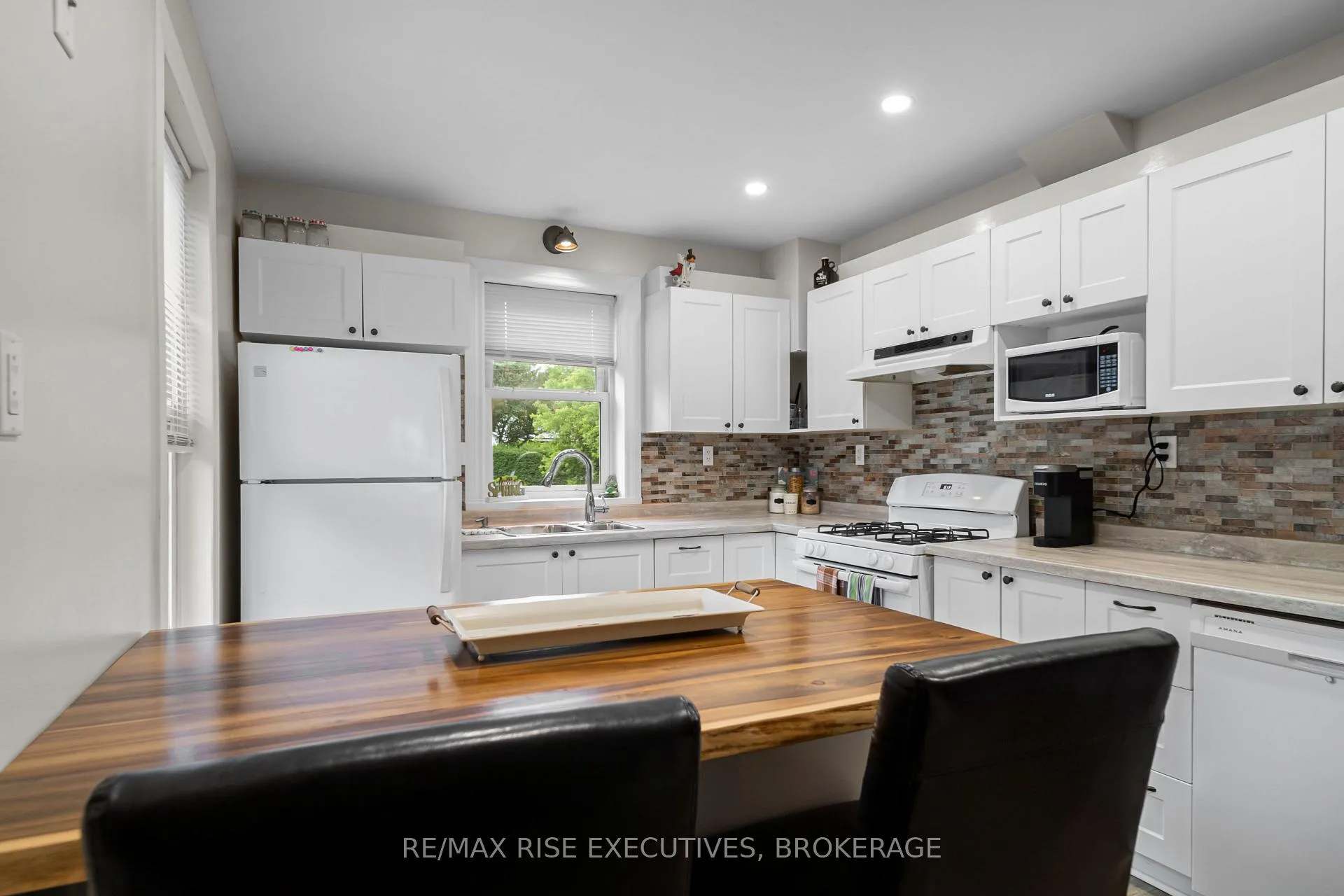 Photo 15 of 282 Sydenham Street, Gananoque, Gananoque — HOMEH