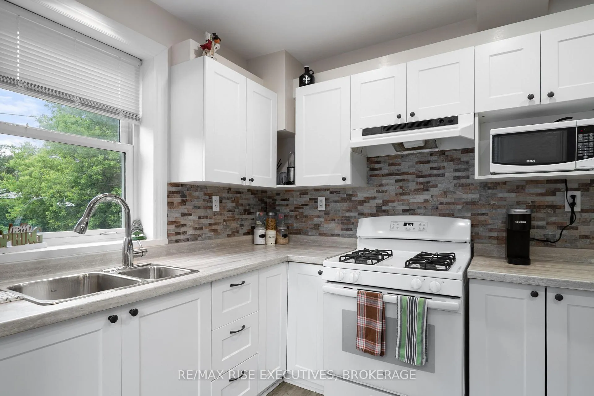 Photo 18 of 282 Sydenham Street, Gananoque, Gananoque — HOMEH