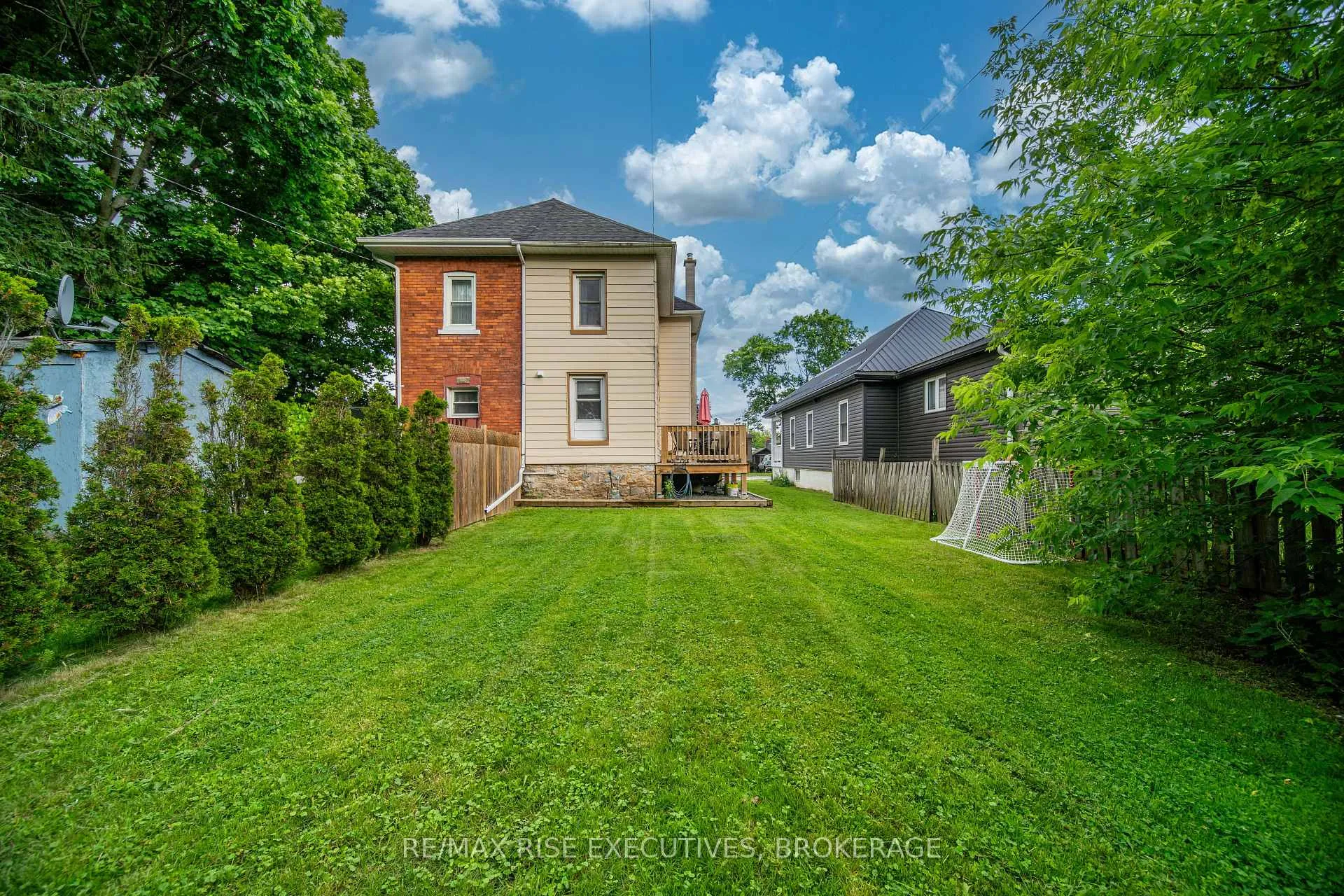 Photo 33 of 282 Sydenham Street, Gananoque, Gananoque — HOMEH