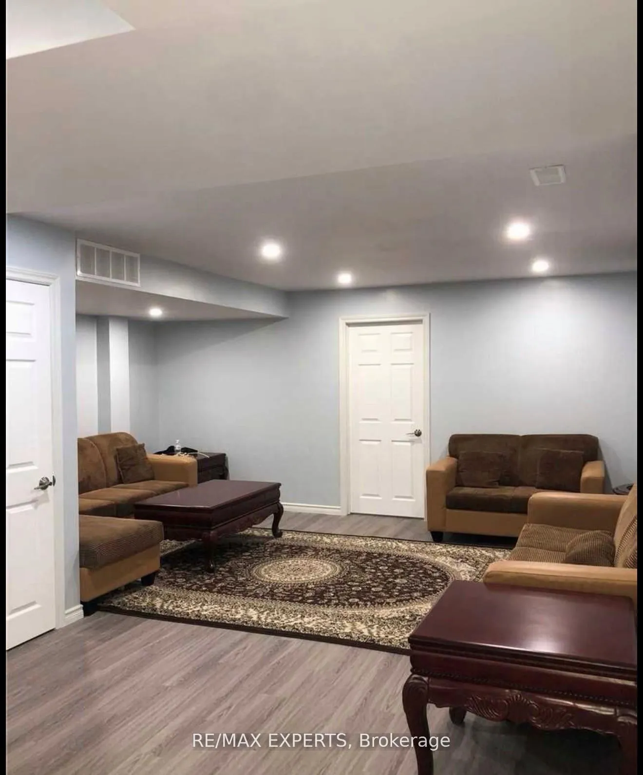 Photo 4 of 87 Spruce Pine Crescent, Vaughan, Patterson — HOMEH