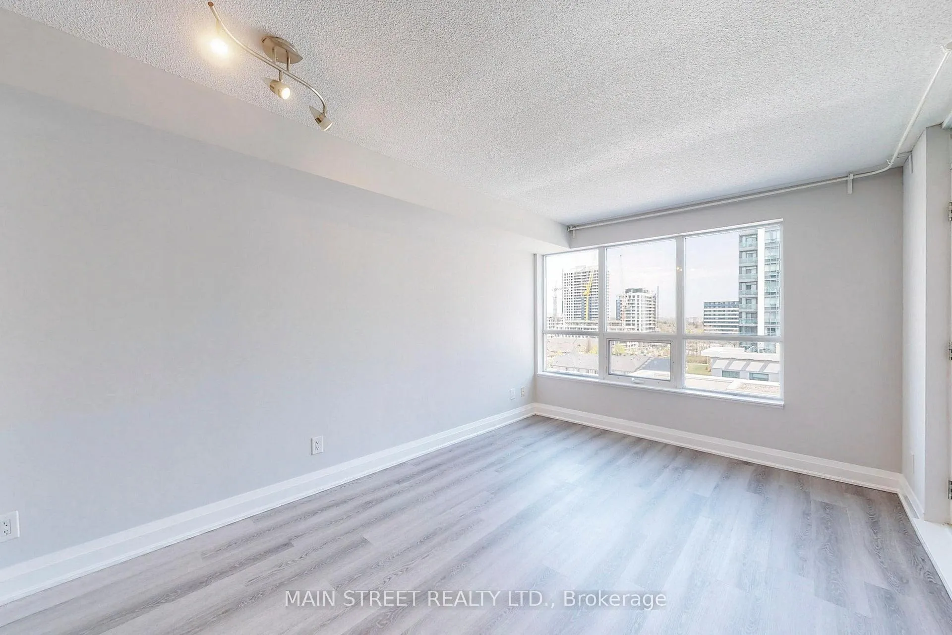 Photo 11 of Unit 903, 30 North Park Road, Vaughan, Beverley Glen — HOMEH