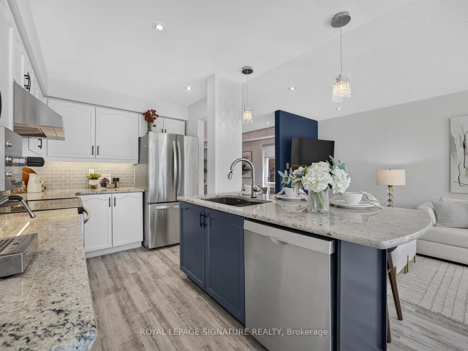 Photo 7 of 679 Sunbird Trail, Pickering, Amberlea — HOMEH