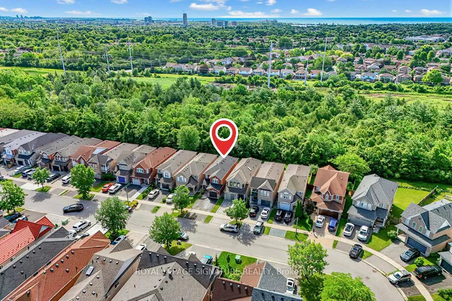 Photo 22 of 679 Sunbird Trail, Pickering, Amberlea — HOMEH
