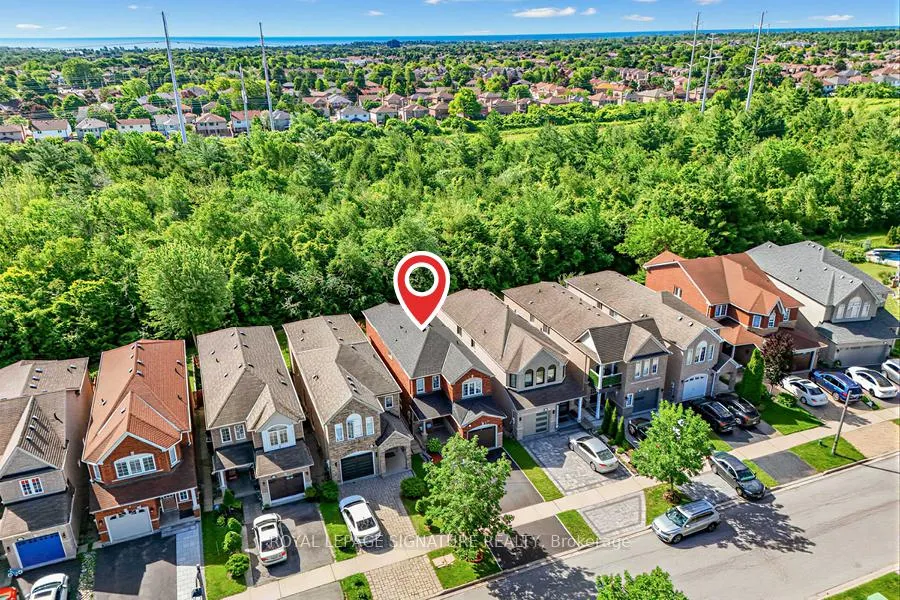Photo 23 of 679 Sunbird Trail, Pickering, Amberlea — HOMEH