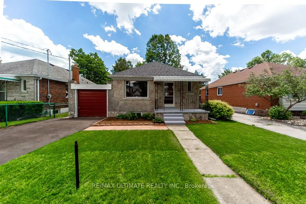 Photo 4 of 61 Yorkview Drive, Etobicoke, Stonegate-Queensway — HOMEH