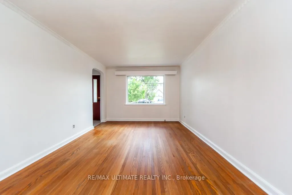 Photo 7 of 61 Yorkview Drive, Etobicoke, Stonegate-Queensway — HOMEH