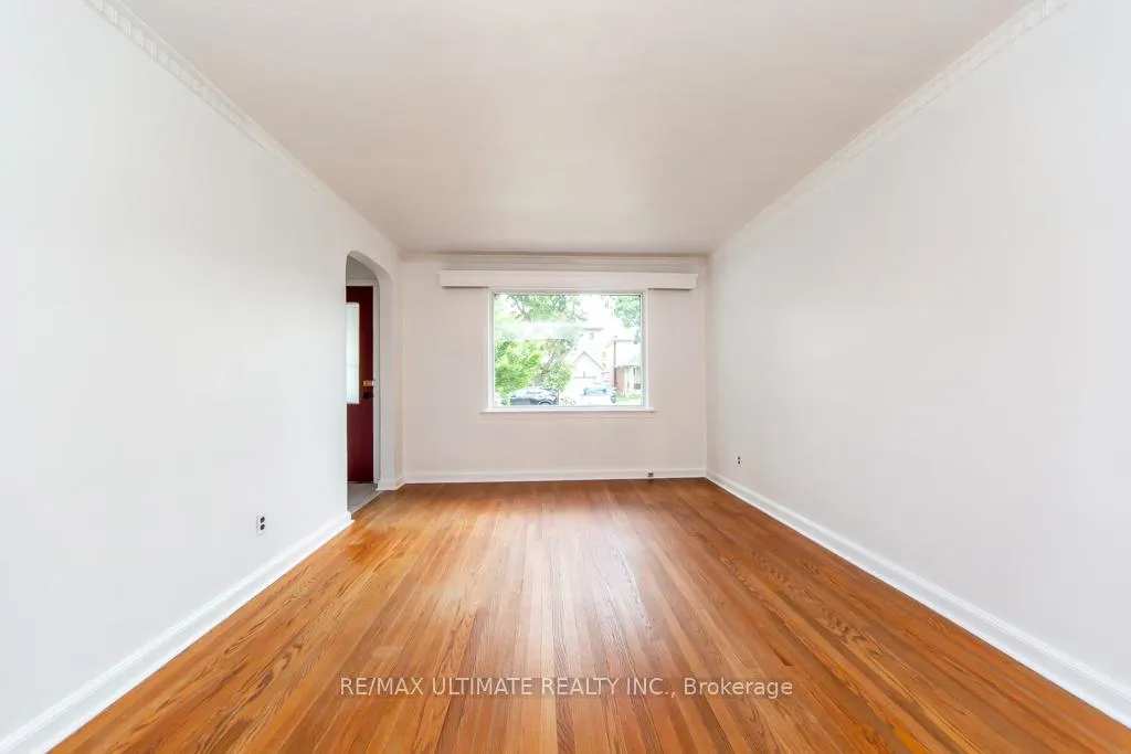 Photo 8 of 61 Yorkview Drive, Etobicoke, Stonegate-Queensway — HOMEH