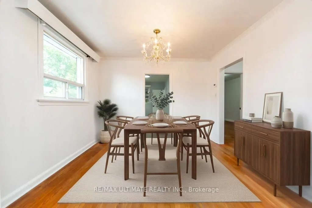 Photo 12 of 61 Yorkview Drive, Etobicoke, Stonegate-Queensway — HOMEH