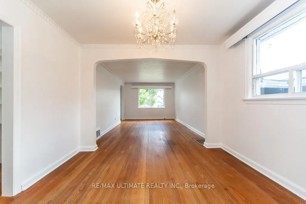 Photo 14 of 61 Yorkview Drive, Etobicoke, Stonegate-Queensway — HOMEH