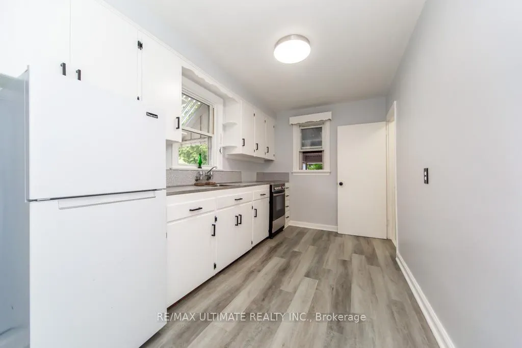 Photo 16 of 61 Yorkview Drive, Etobicoke, Stonegate-Queensway — HOMEH