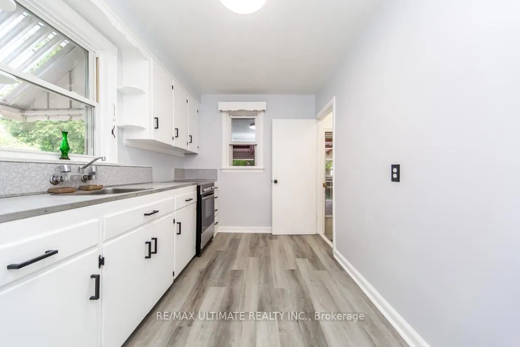 Photo 17 of 61 Yorkview Drive, Etobicoke, Stonegate-Queensway — HOMEH