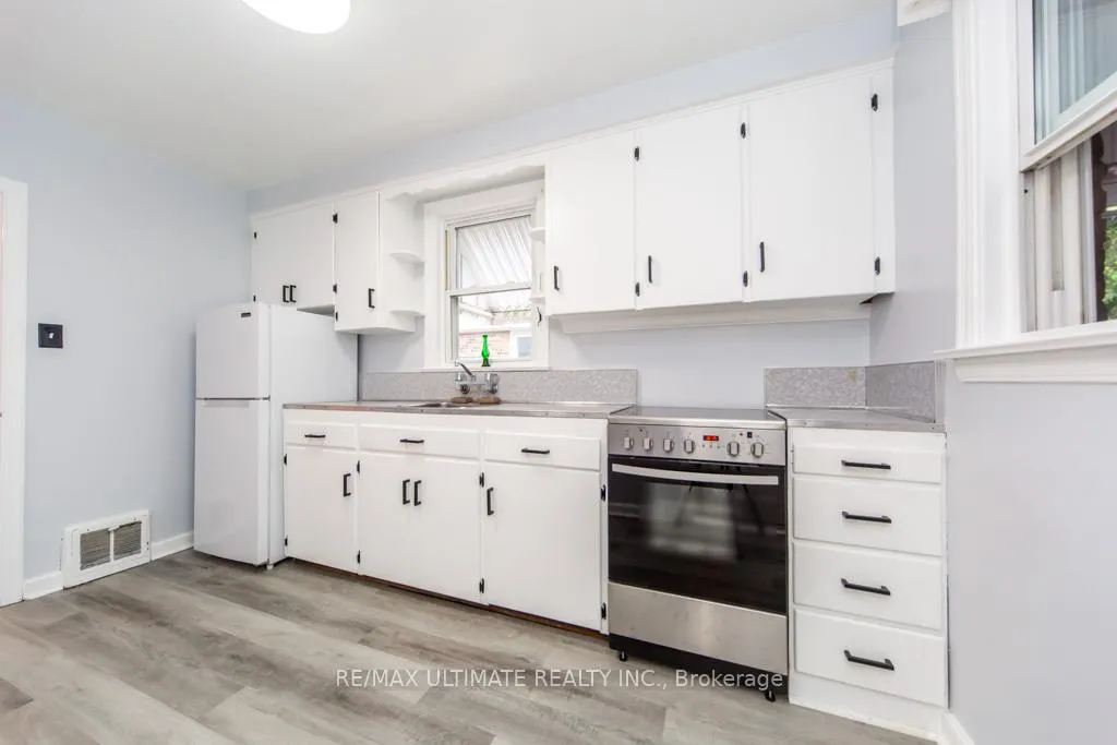 Photo 18 of 61 Yorkview Drive, Etobicoke, Stonegate-Queensway — HOMEH
