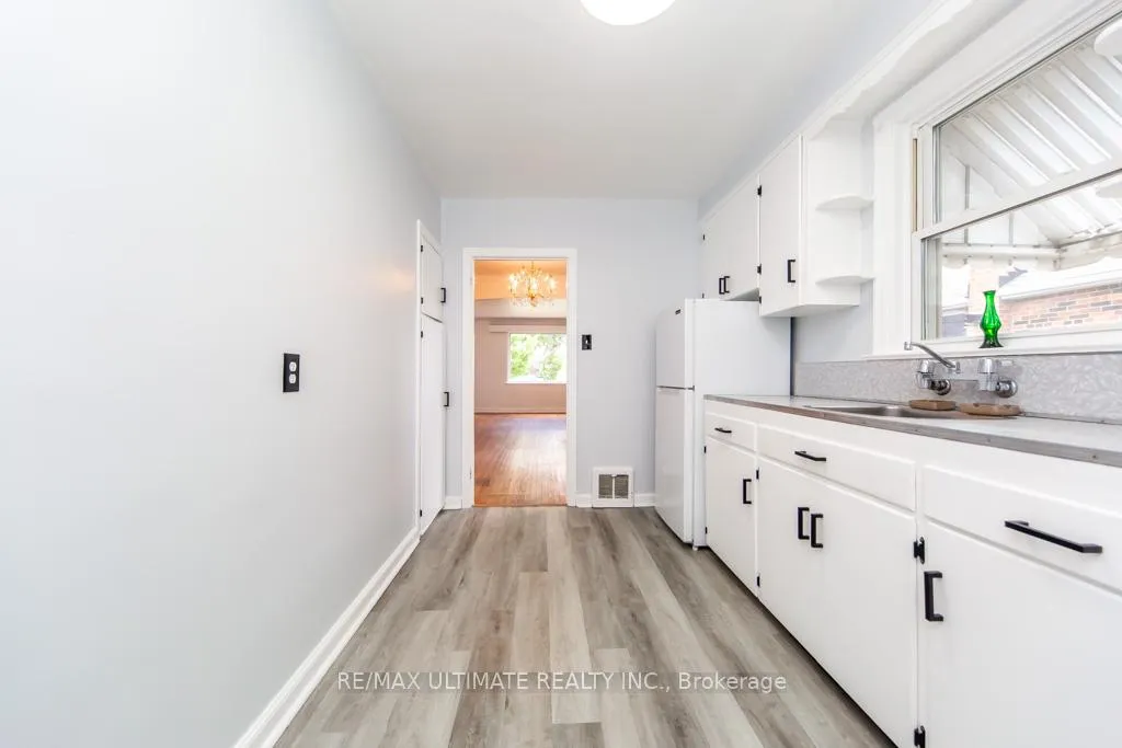Photo 19 of 61 Yorkview Drive, Etobicoke, Stonegate-Queensway — HOMEH