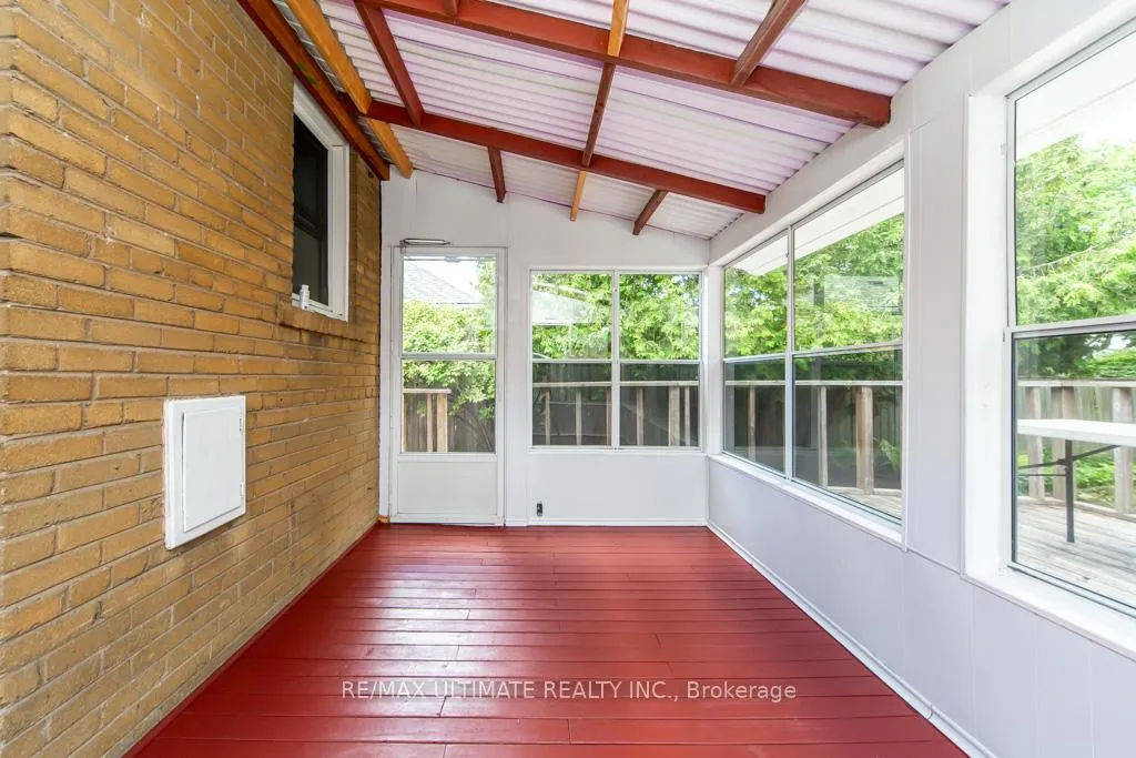 Photo 23 of 61 Yorkview Drive, Etobicoke, Stonegate-Queensway — HOMEH