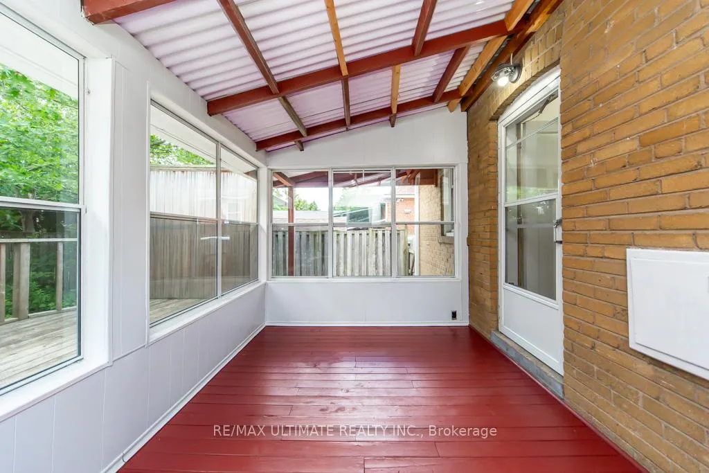 Photo 24 of 61 Yorkview Drive, Etobicoke, Stonegate-Queensway — HOMEH
