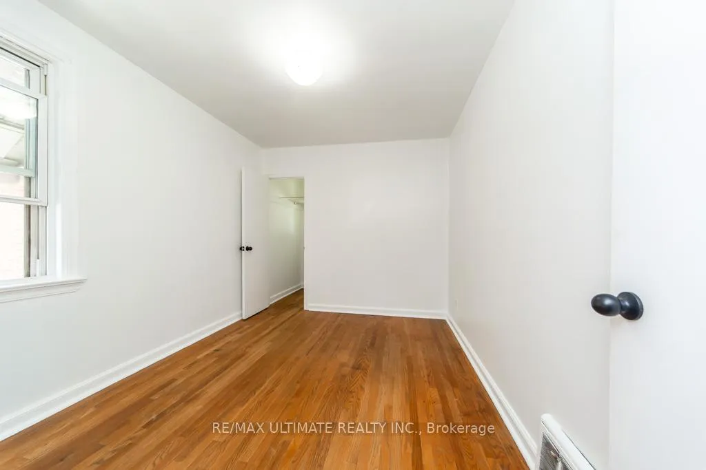 Photo 32 of 61 Yorkview Drive, Etobicoke, Stonegate-Queensway — HOMEH