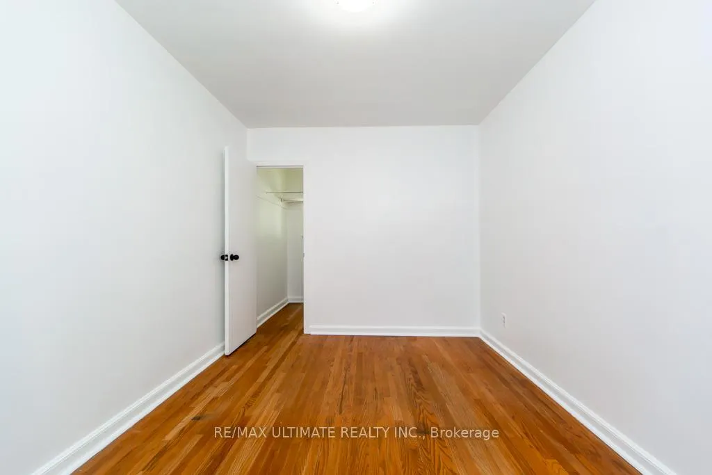Photo 33 of 61 Yorkview Drive, Etobicoke, Stonegate-Queensway — HOMEH
