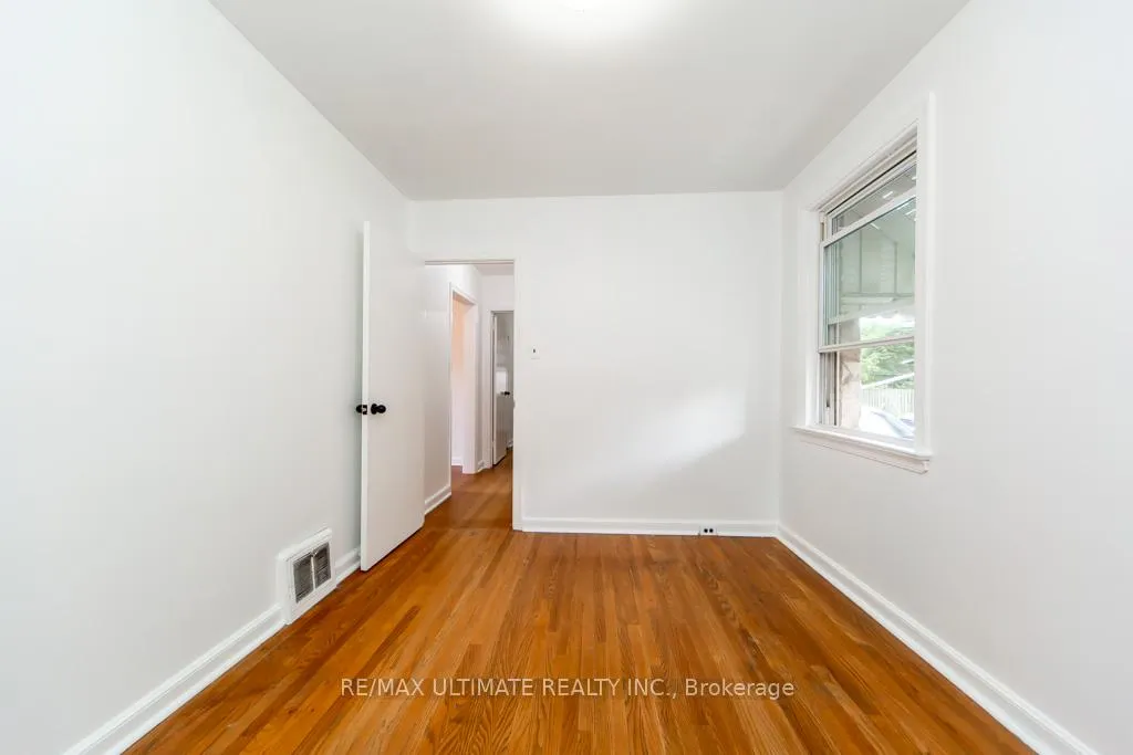 Photo 34 of 61 Yorkview Drive, Etobicoke, Stonegate-Queensway — HOMEH