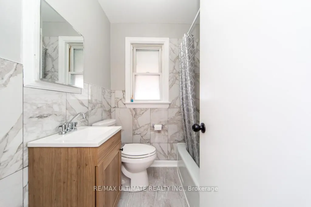 Photo 35 of 61 Yorkview Drive, Etobicoke, Stonegate-Queensway — HOMEH