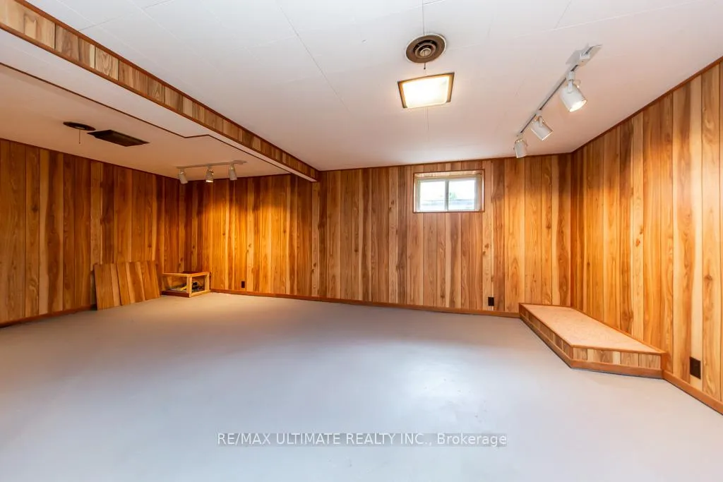 Photo 38 of 61 Yorkview Drive, Etobicoke, Stonegate-Queensway — HOMEH