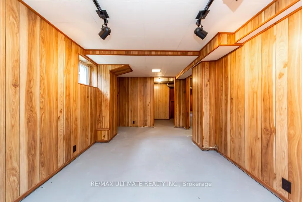 Photo 43 of 61 Yorkview Drive, Etobicoke, Stonegate-Queensway — HOMEH