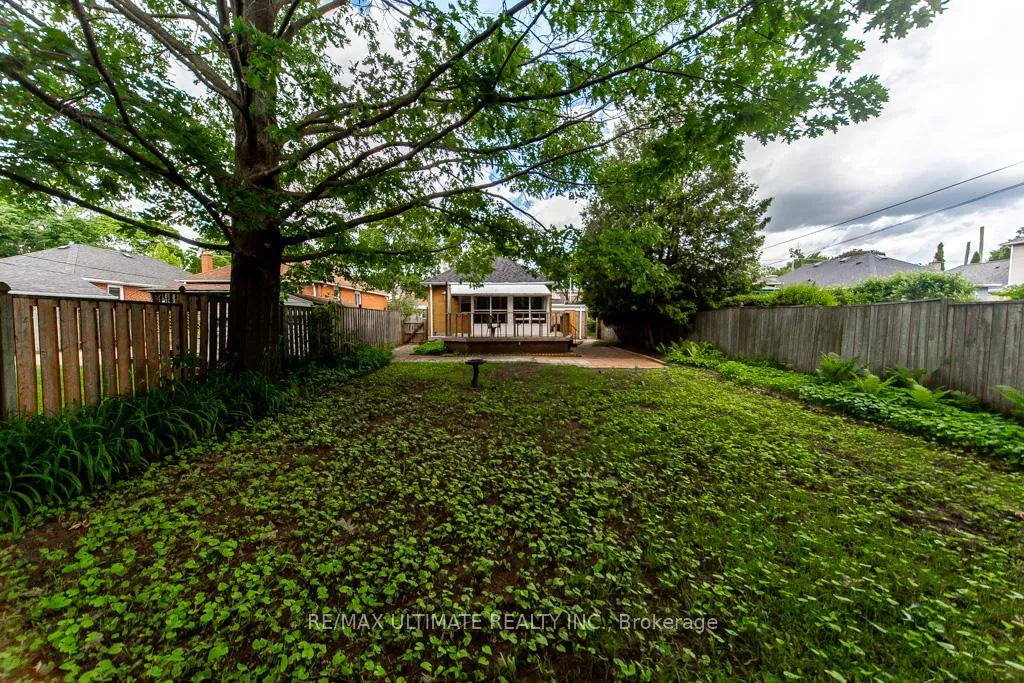 Photo 45 of 61 Yorkview Drive, Etobicoke, Stonegate-Queensway — HOMEH