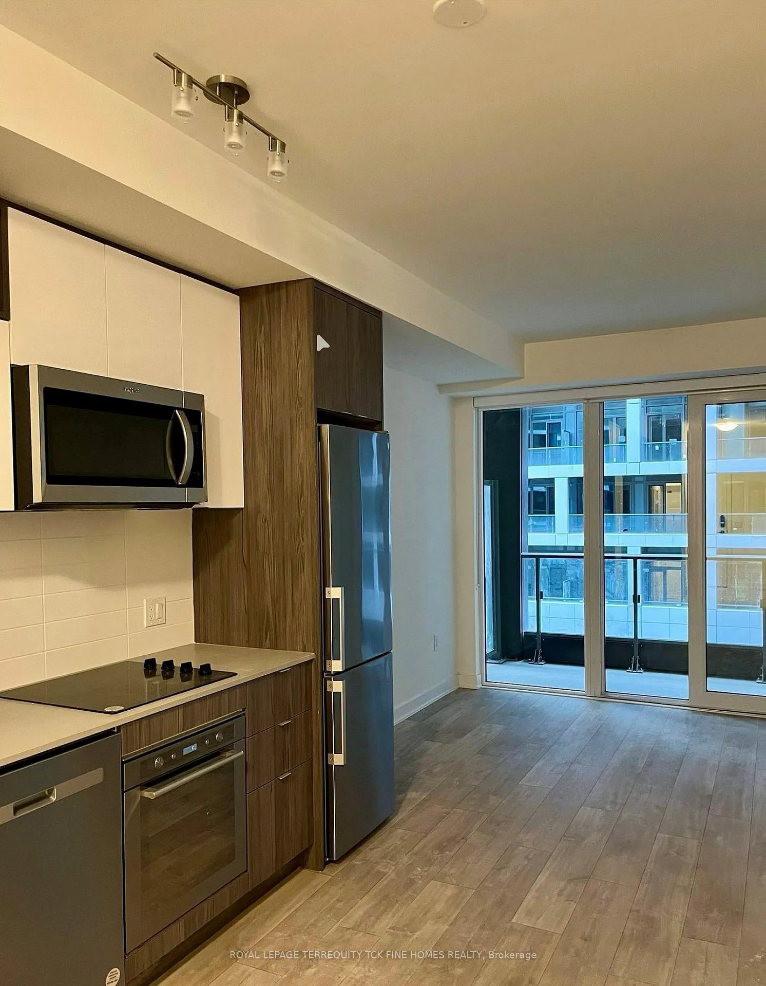 Photo 3 of Unit 352, 60 Princess Street, Toronto, Waterfront Communities — HOMEH