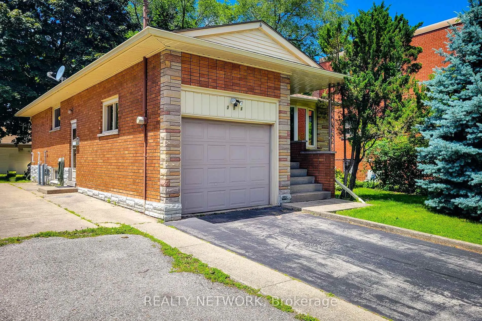 Photo 1 of 314 Upper Kenilworth Avenue, Hamilton, Huntington — HOMEH