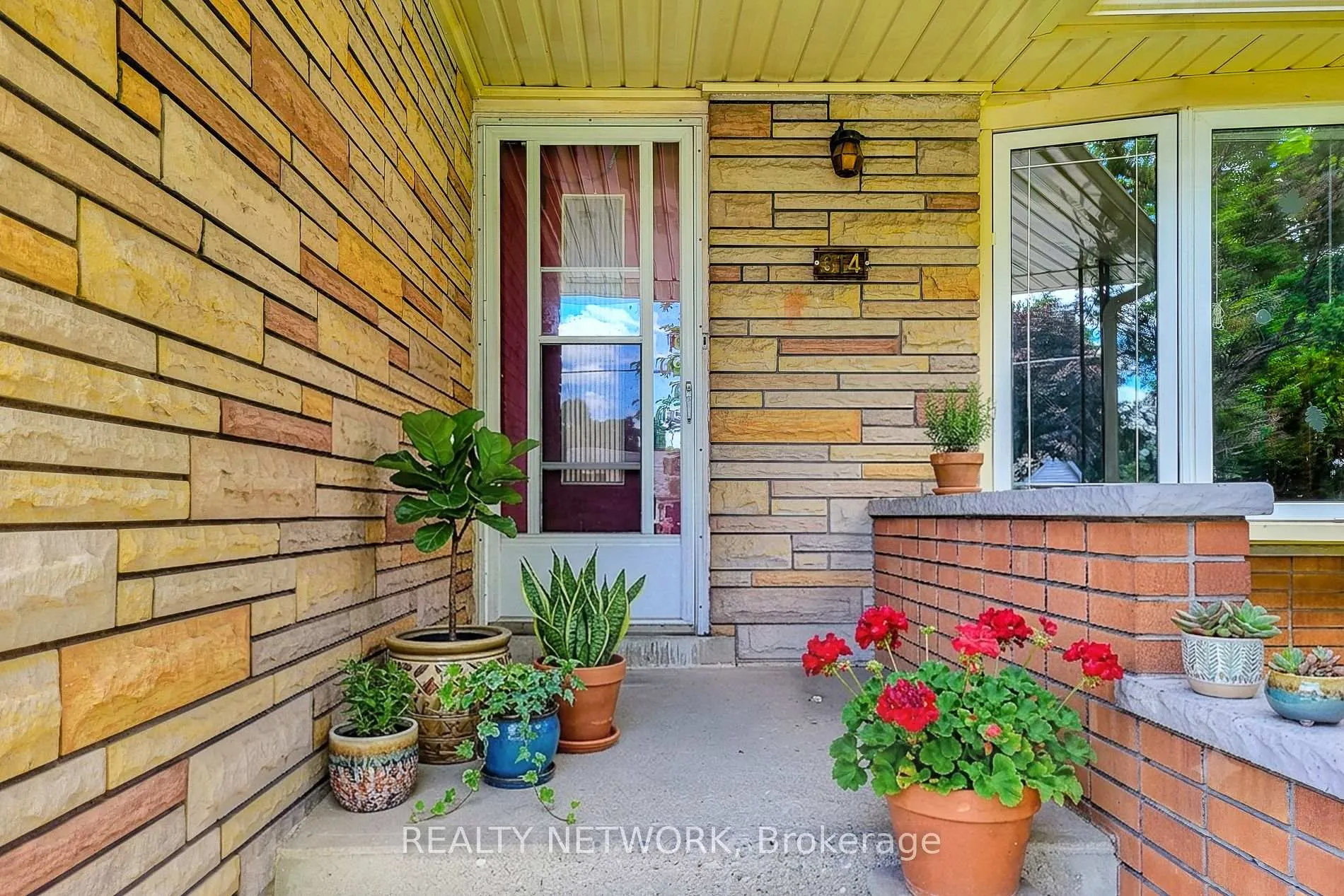 Photo 5 of 314 Upper Kenilworth Avenue, Hamilton, Huntington — HOMEH