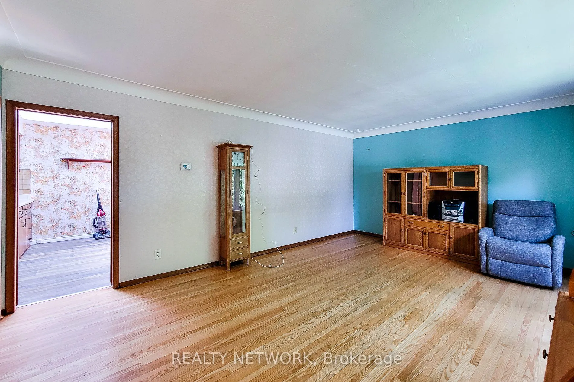 Photo 9 of 314 Upper Kenilworth Avenue, Hamilton, Huntington — HOMEH