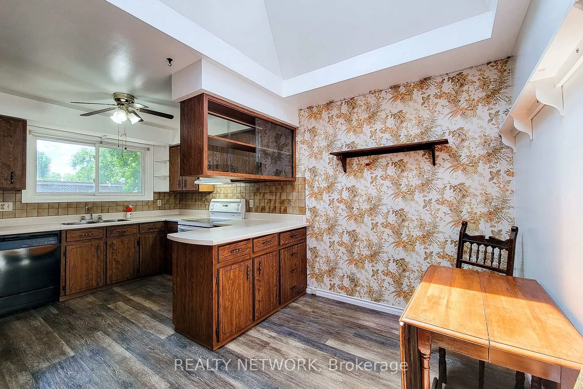 Photo 11 of 314 Upper Kenilworth Avenue, Hamilton, Huntington — HOMEH